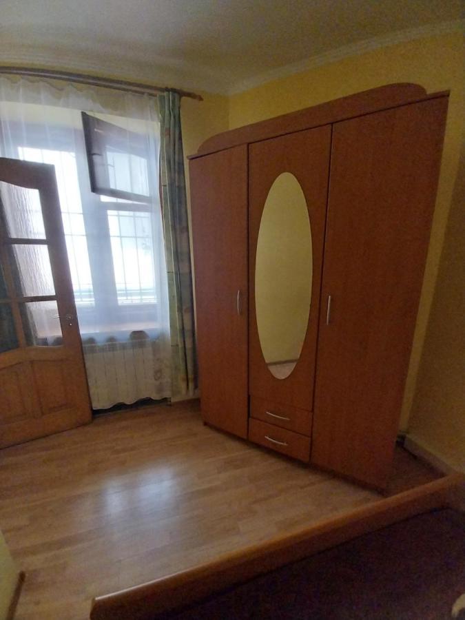 2 Ком Апартаменти На Пл Ринок ลวีฟ ภายนอก รูปภาพ